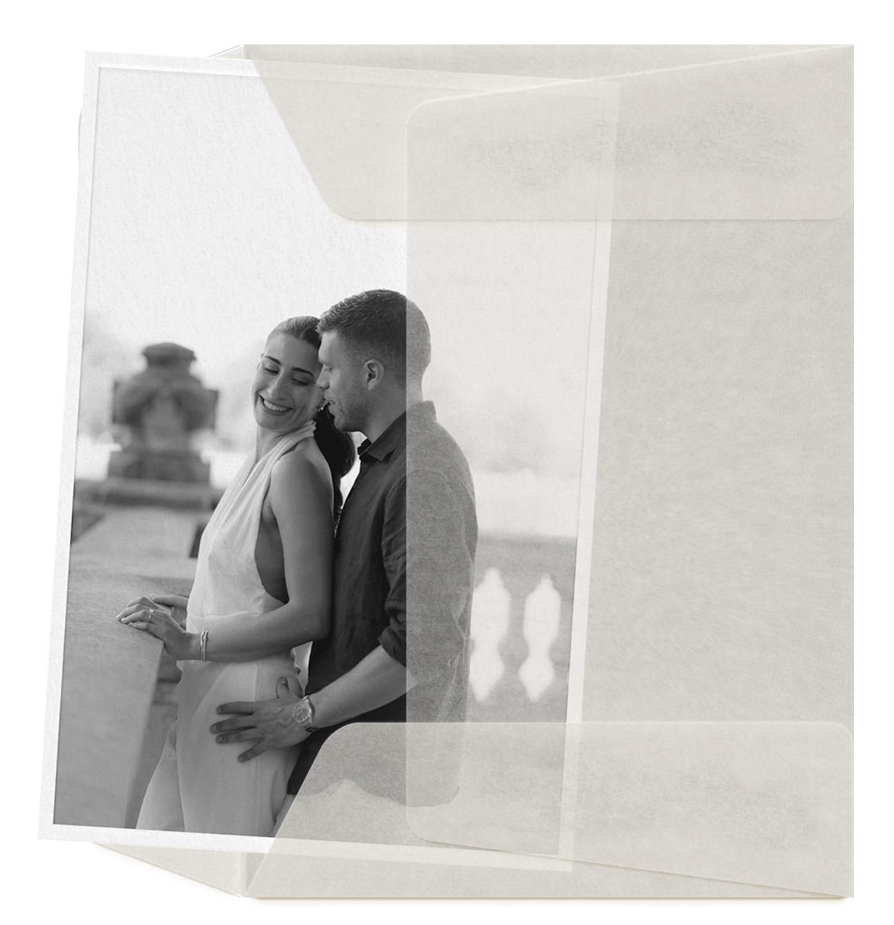 Casal fotografado por Nina Volpini, fotógrafa em Madrid, durante sessão de fotos